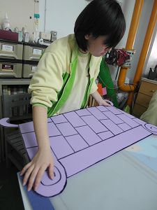 將屋頂黏在框架上