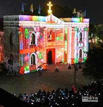 描述: 今年萬金聖誕季最大亮點「3D光雕秀」,昨晚加碼演出,民眾看了都非常感動。